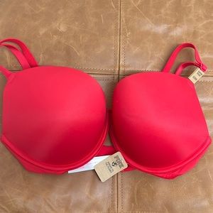 Victoria's Secret Bombshell Very Sexy Red 32DD Push Up Bra NWT